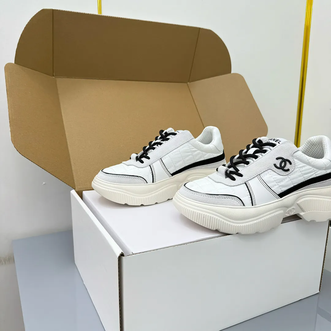 👟👟Ex-factory price 620👟👟 Chanel bread shoes ~ original calfskin panda shoes Chanel 25C latest hot style panda black and white sports shoes casual sneakers Xiaoxiang hot item classic black and white panda color coco girls must pay Fabric: original custom mixed sheepskin lining: original imported breathable mesh lining outsole: Original molded rubber + TPU combination Size: Women's 35-41